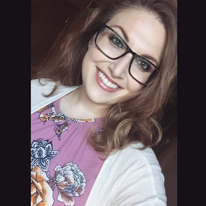 Meet your Posher, Caitlin